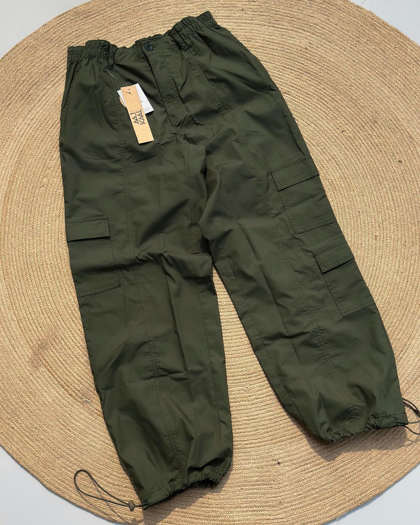 Parachute Pant - Olive by Aaj-Kaal